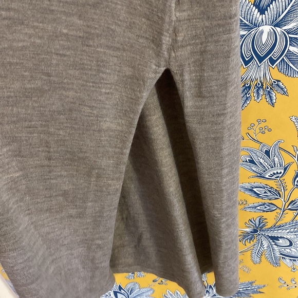 EUC TAHARI XS 100% extra fine merino wool sleeveless duster  in khaki colors - Picture 3 of 6